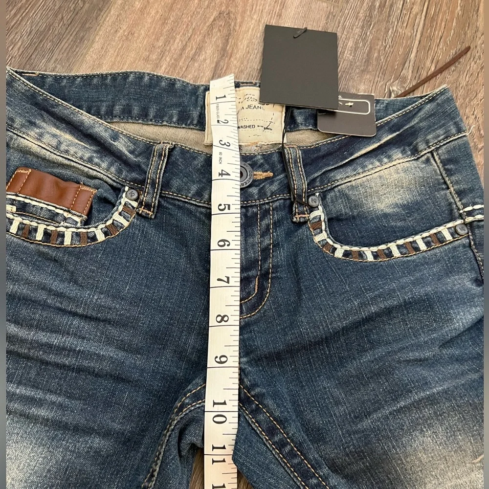 Lolita Embroidery Jeans - Picture 7 of 9